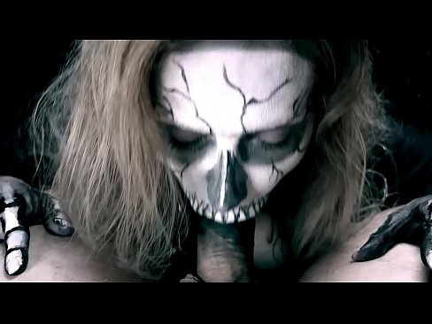 ❤️ Demon girl zuigt pik met haar zwarte mond en slikt sperma. ❤ Fucking video at us nl.kiss-x-max.ru